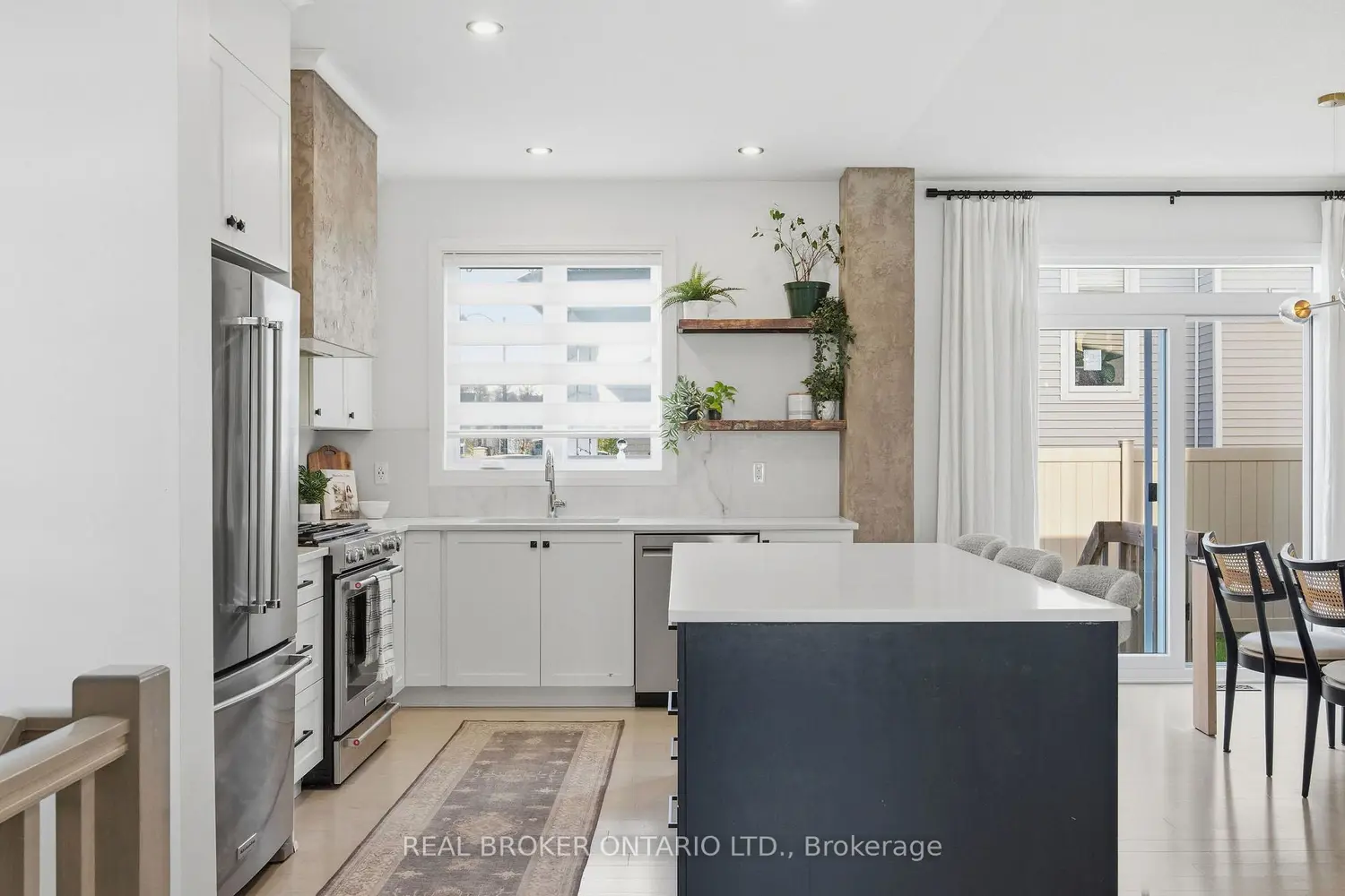358 Lamarche Avenue photo 3