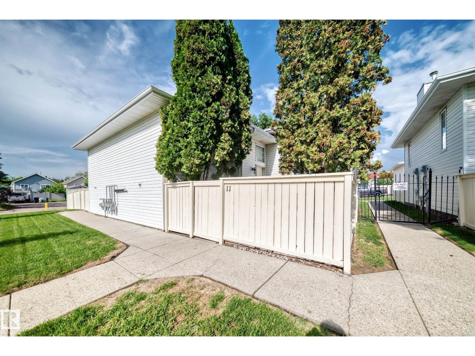 11 Kirkwood Way NW, Edmonton, AB, T6L6W9