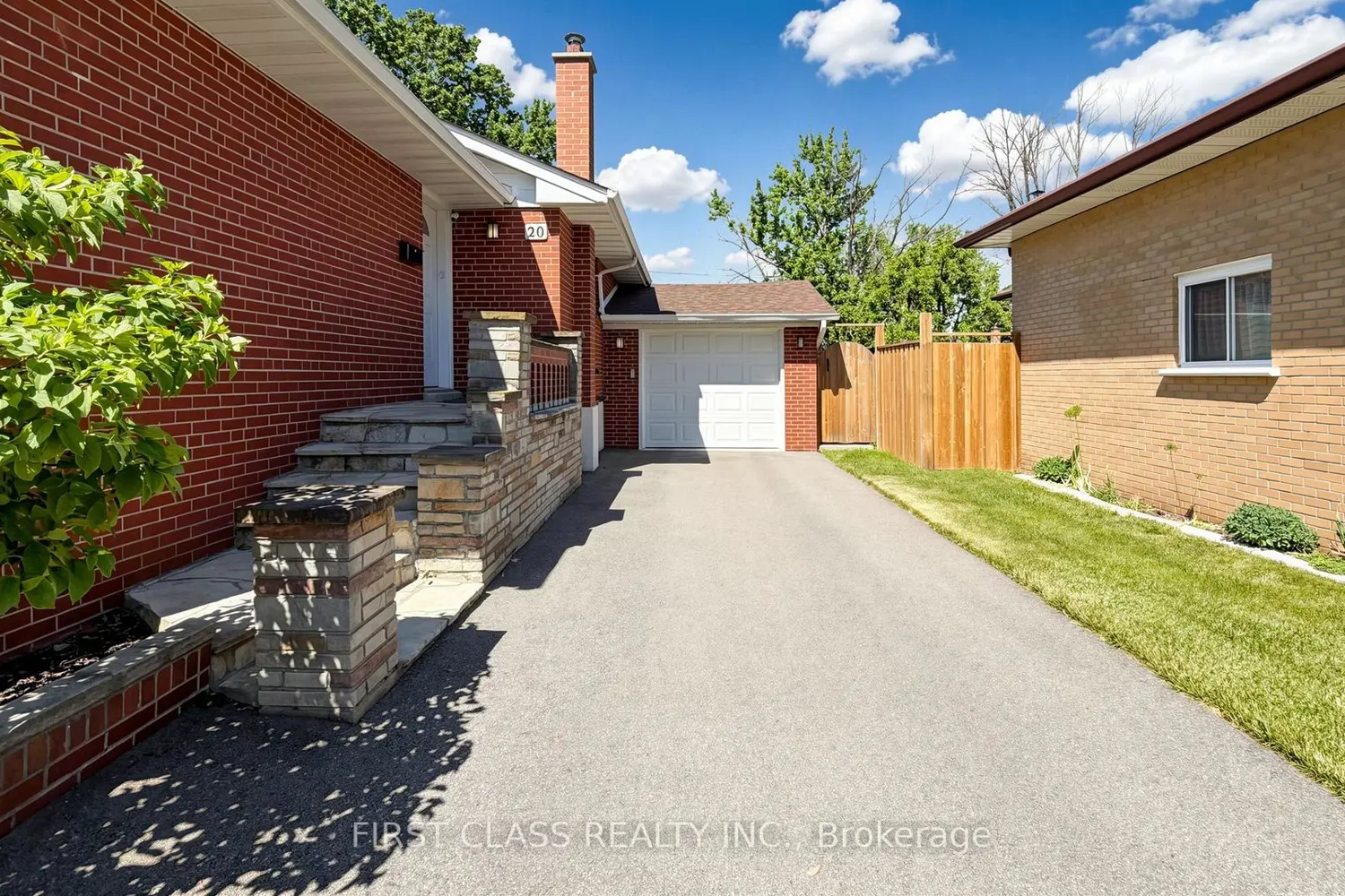 20 Brampton Road photo 2