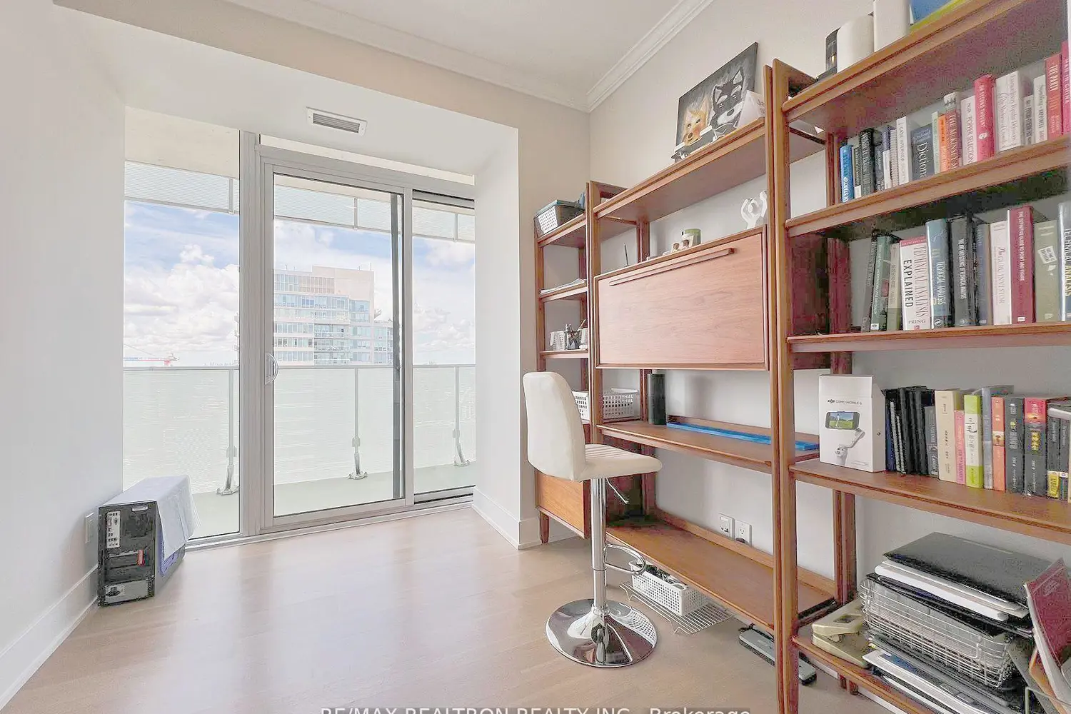 200 Bloor Street 2801 photo 3