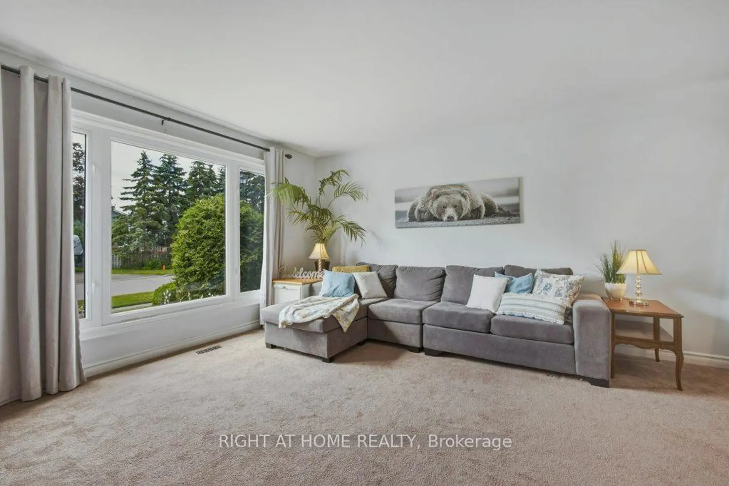 1033 Birchwood Drive photo 4