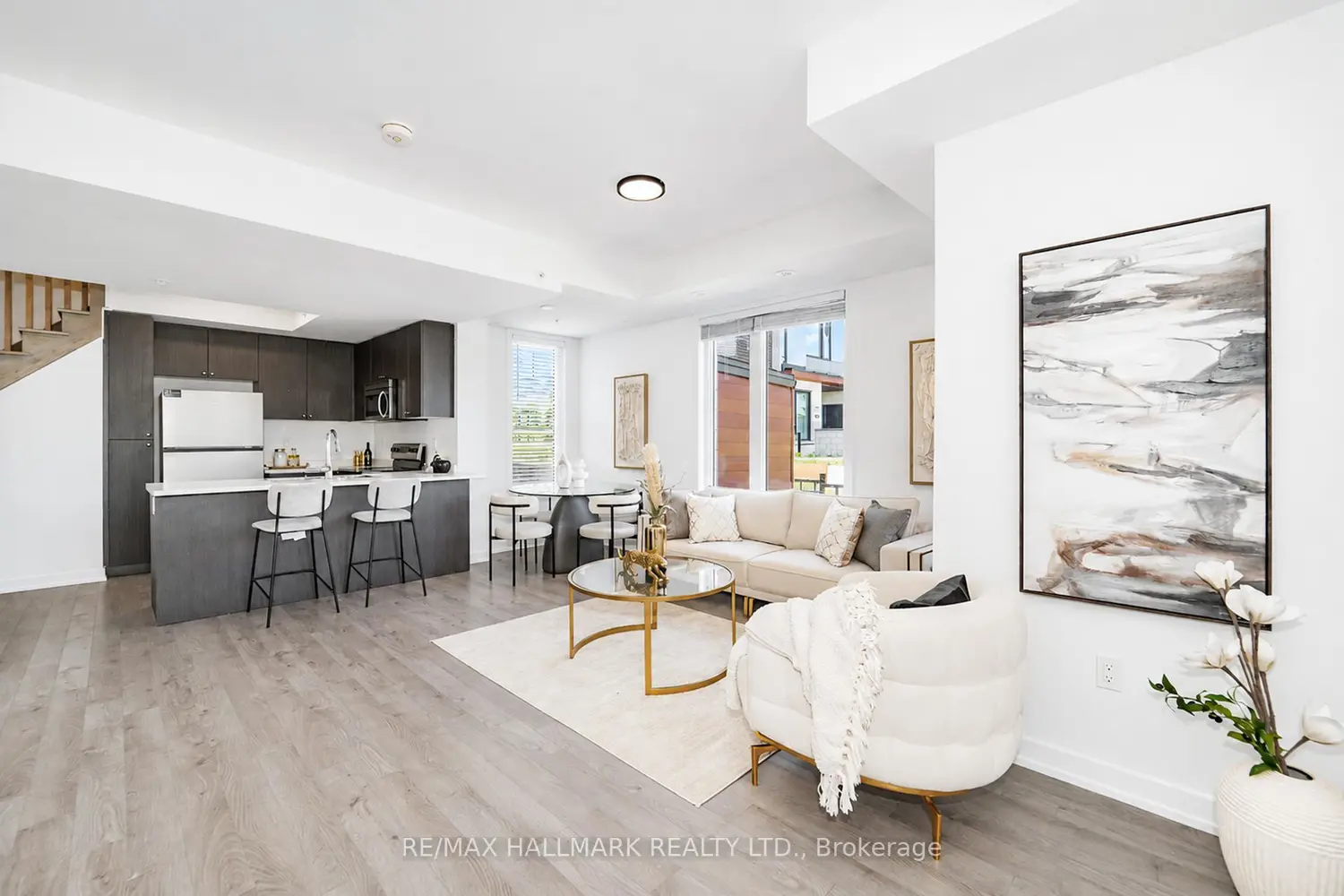 1555 Kingston Road 212