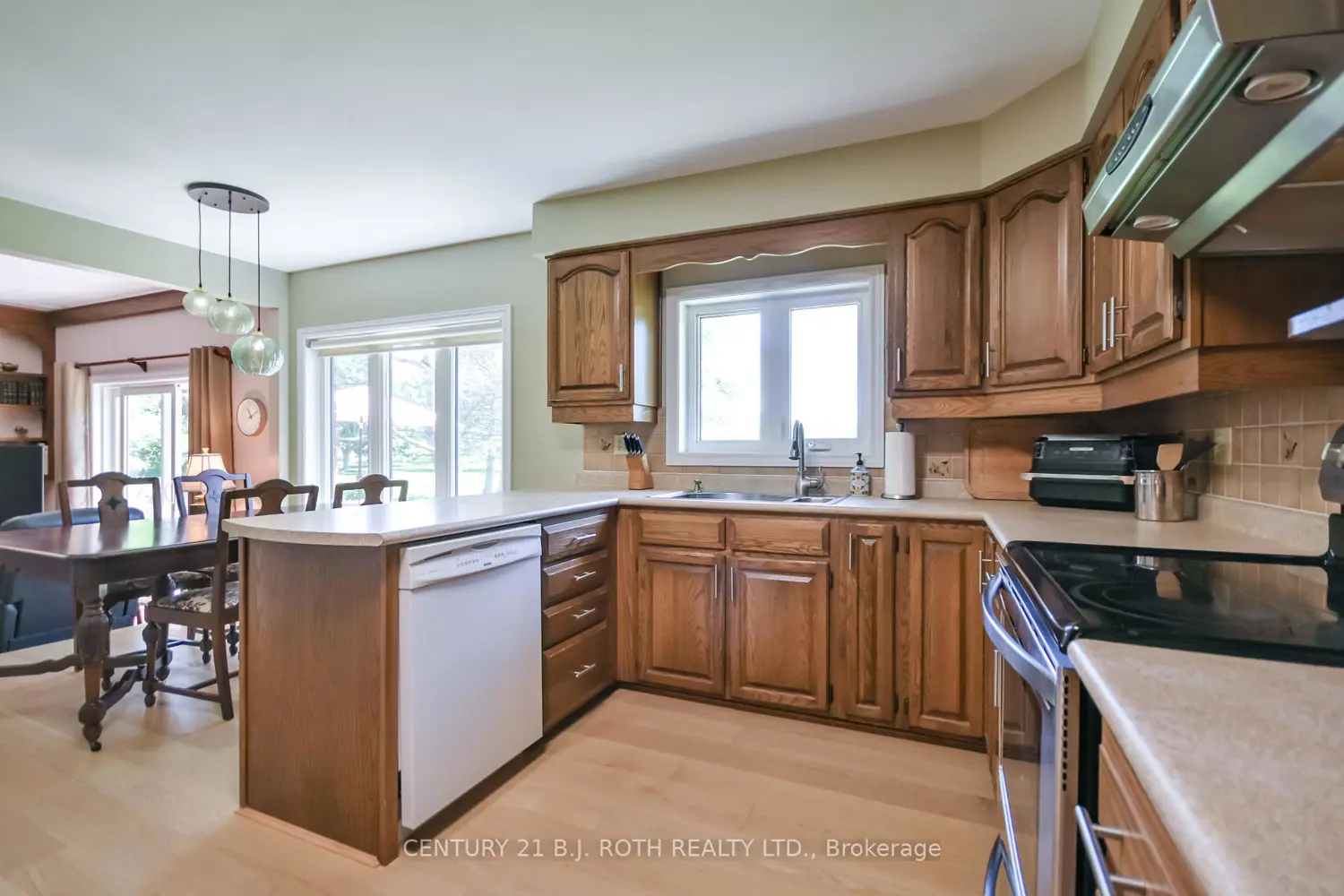 147 Bayshore Drive photo 4