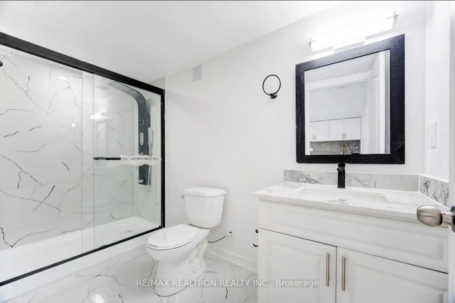 29 Court Lane photo 5