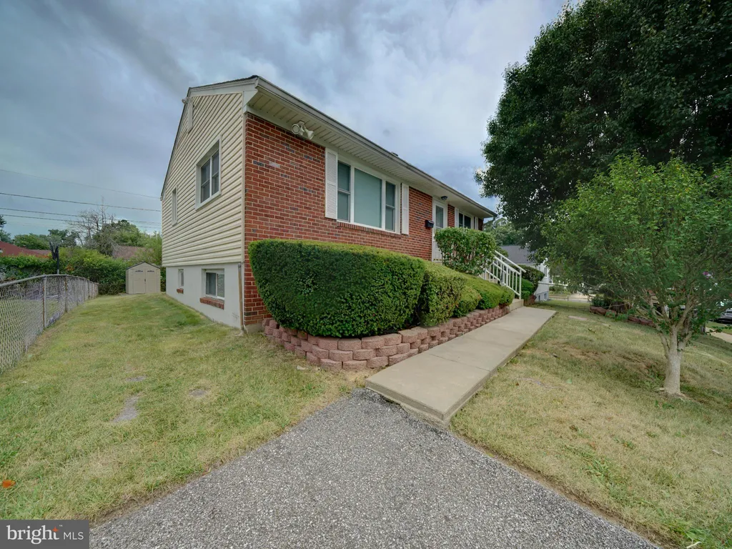 1120 Beall Place, Laurel, MD 20707 photo 2