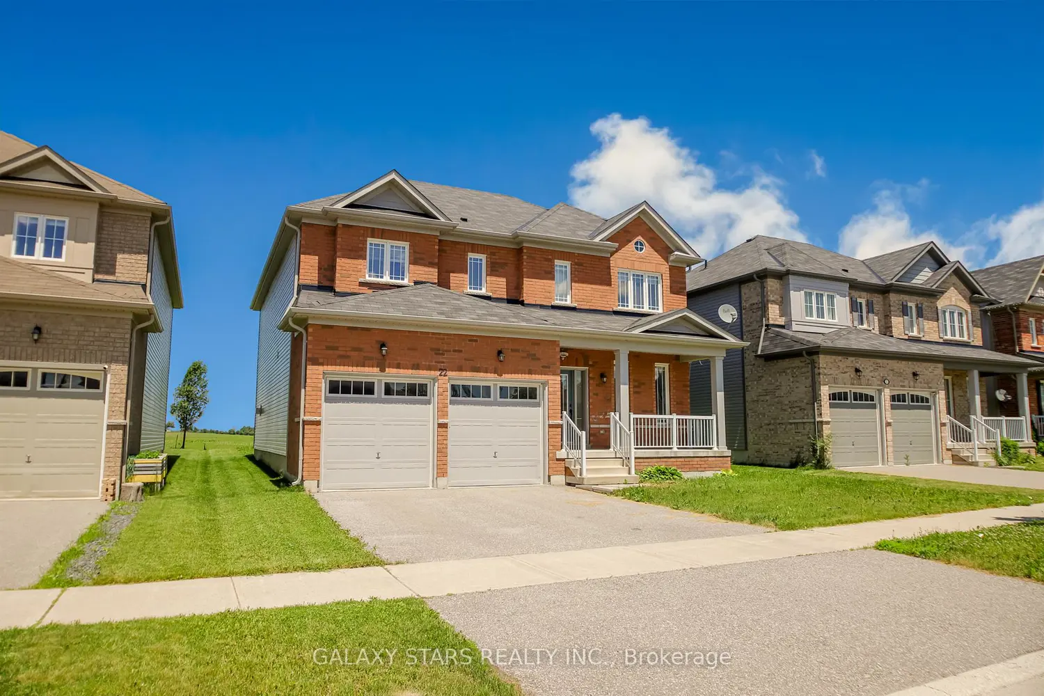 22 Don Hadden Crescent photo 2
