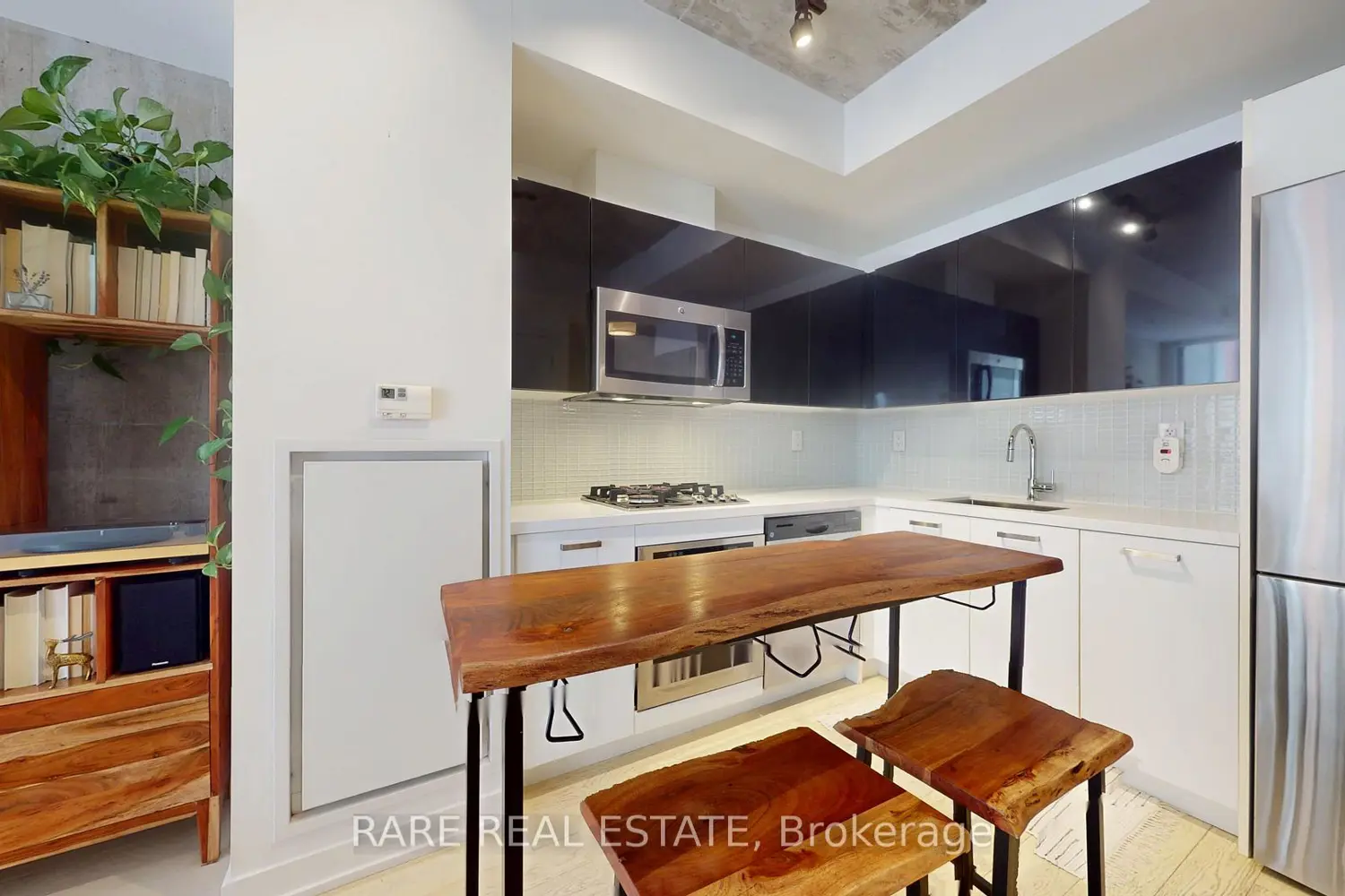 39 Brant Street 421 photo 3