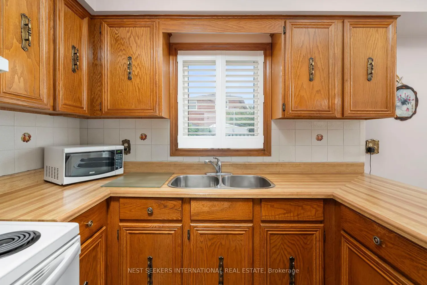 19 Kaiser Drive photo 5