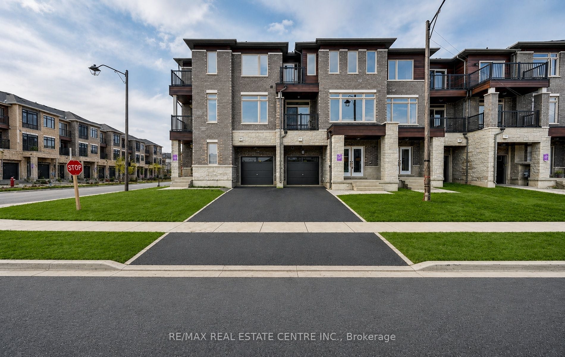 4 Haydrop Road, Brampton, ON, L6P 4N9 photo 2