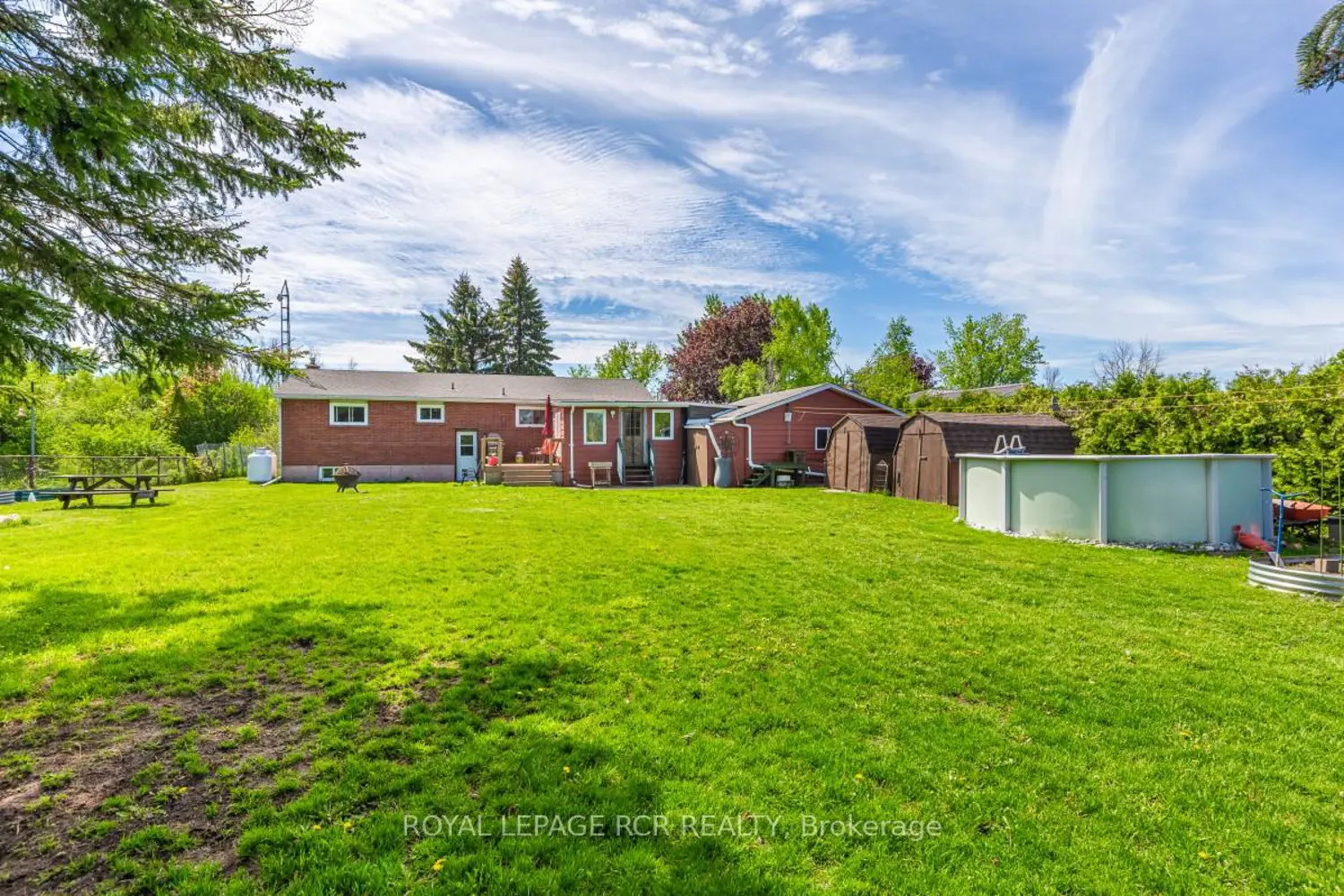 2872 Sunset Drive photo 2