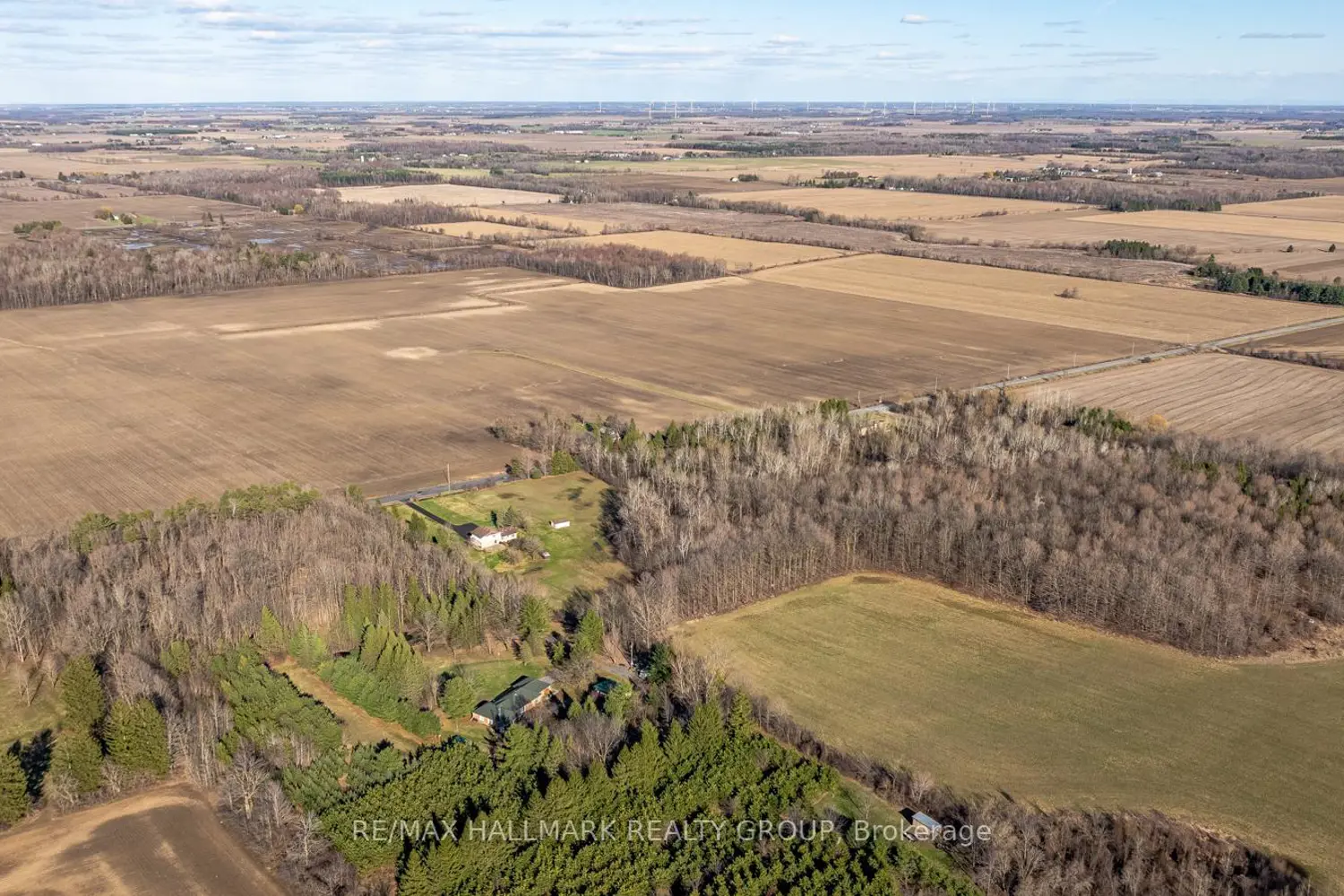 1376 Macdonald Road photo 2