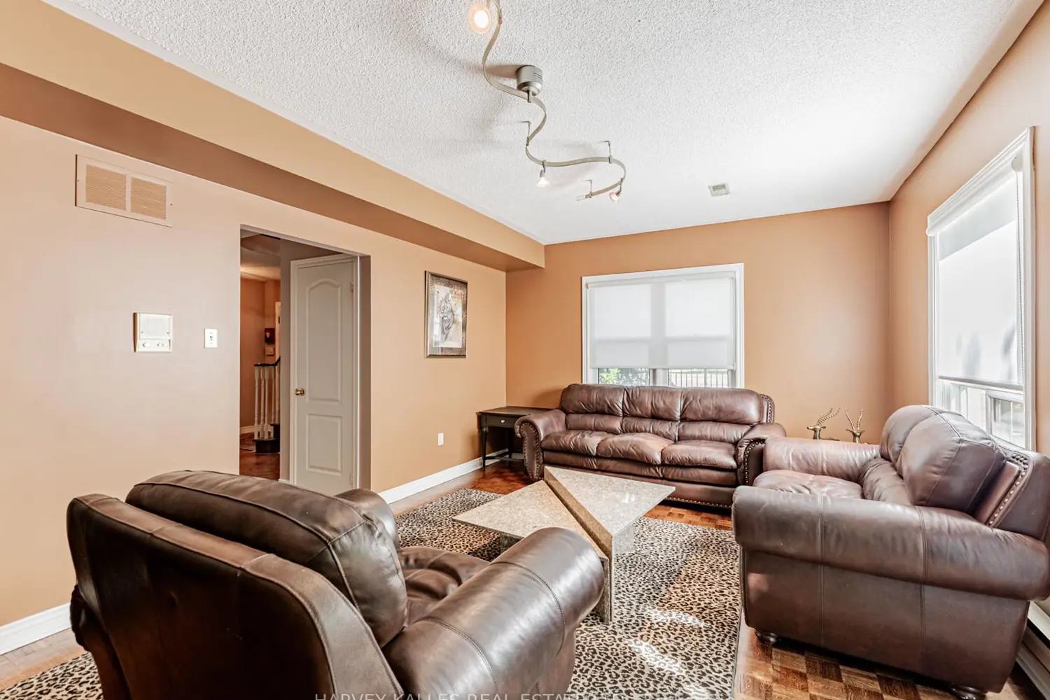 1 Edenbridge Drive photo 4