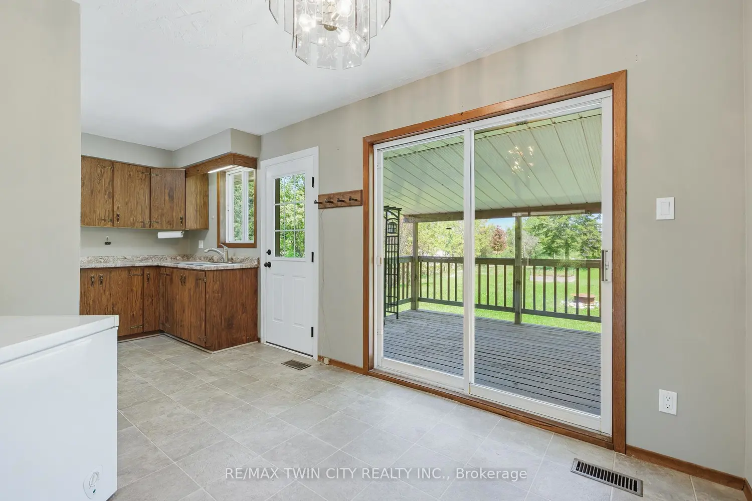 1621 Morrison Road photo 5
