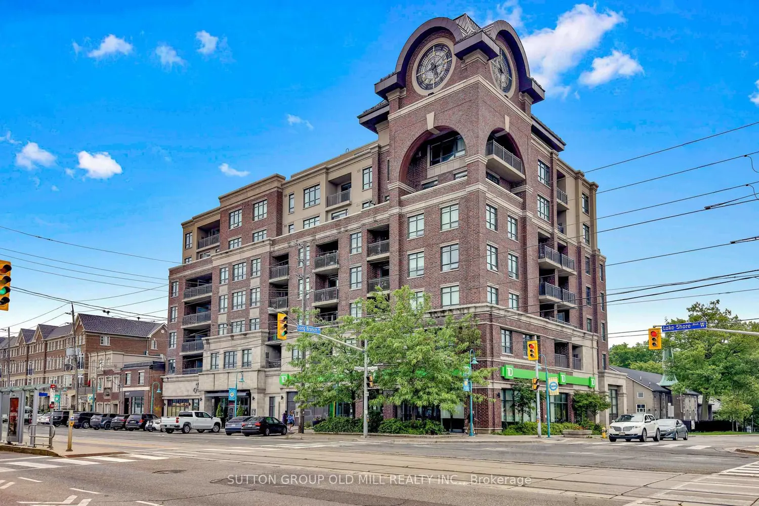 3563 Lake Shore Boulevard 707
