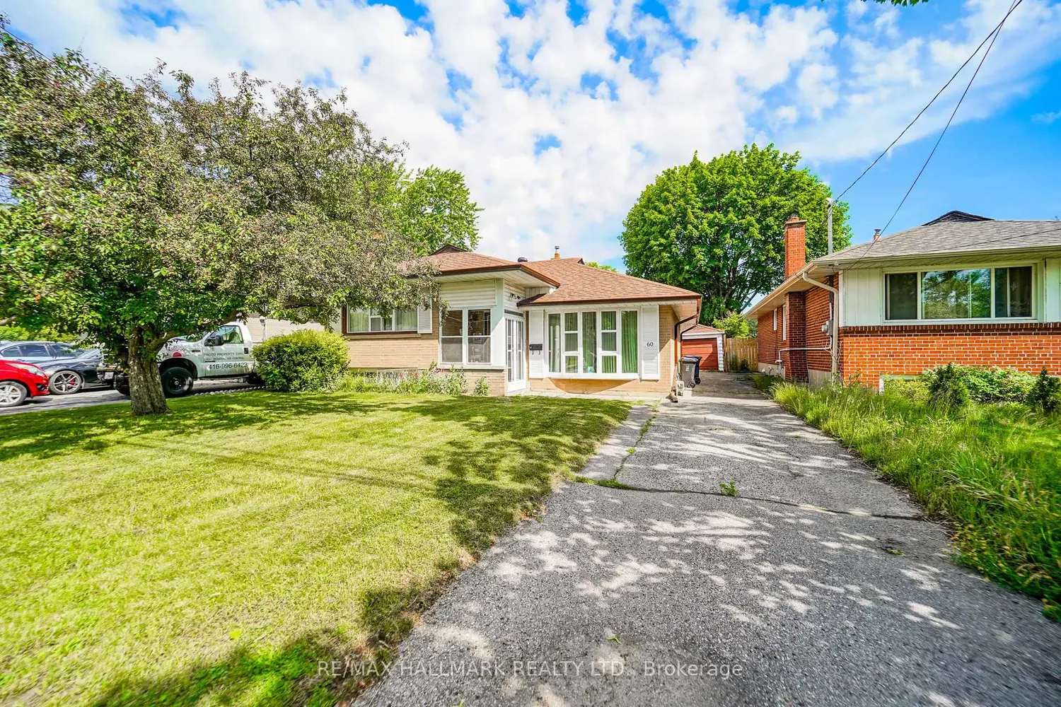 60 Vradenberg Drive photo 3
