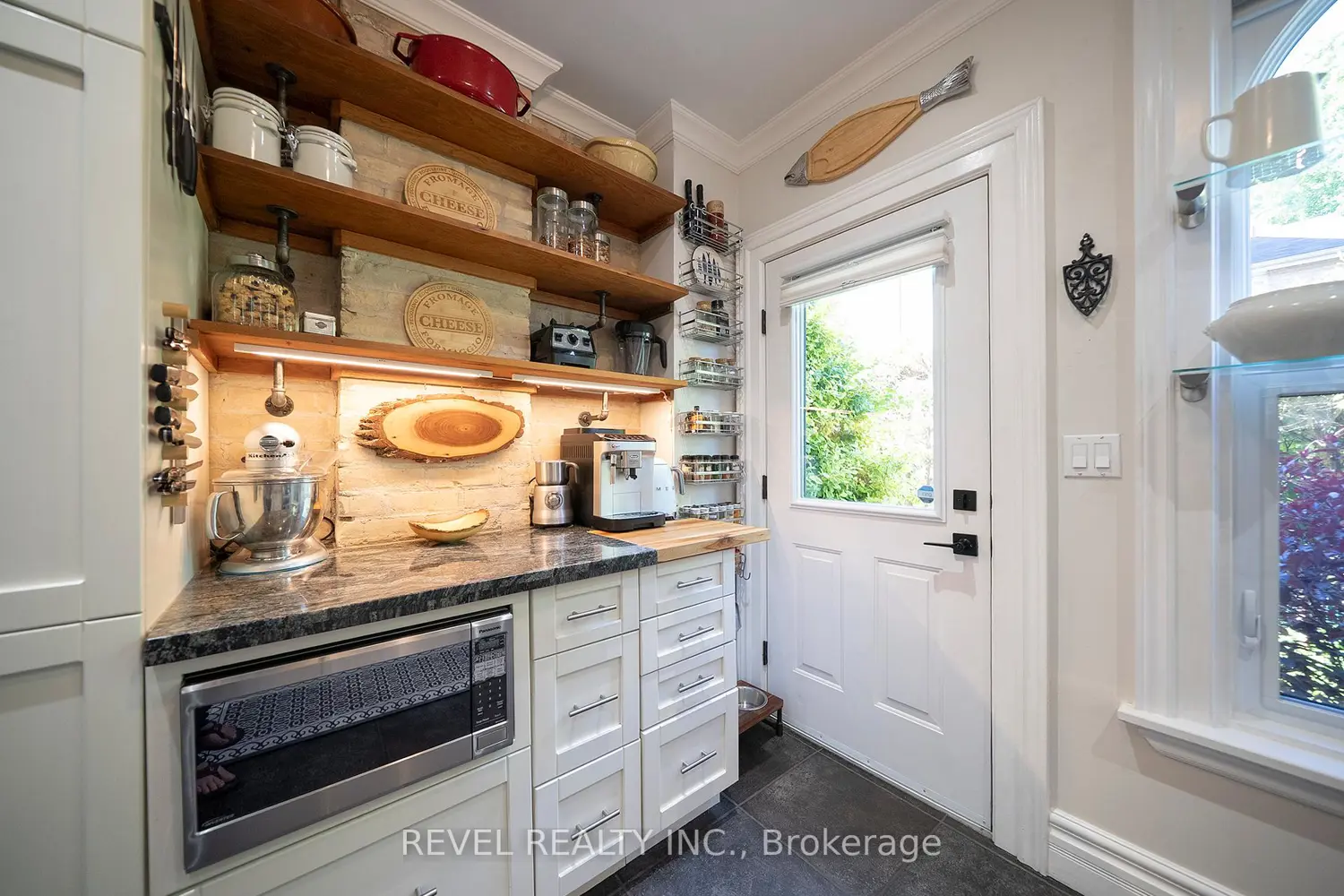 11 Chestnut Avenue photo 5