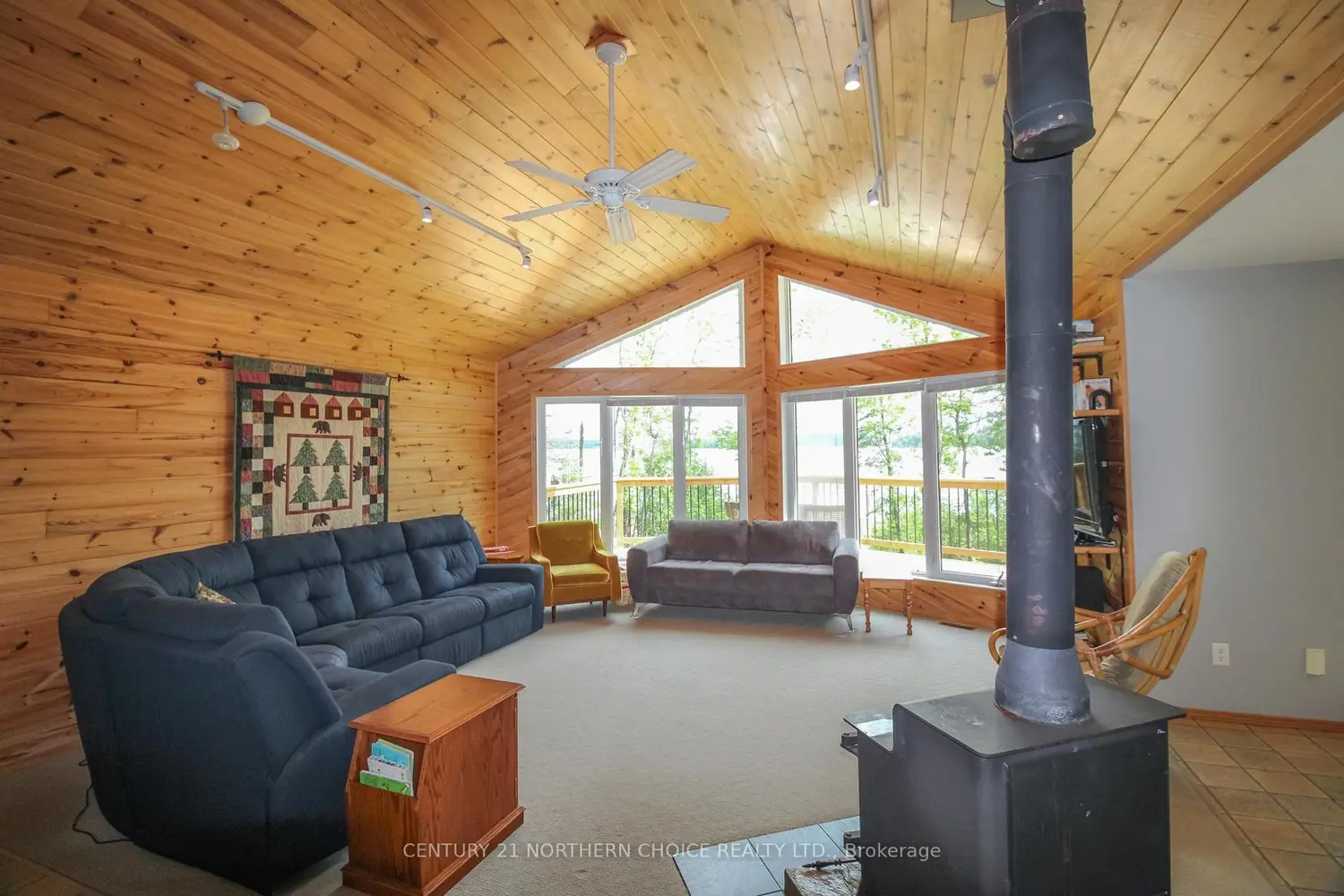 36 Poplar Bay Road photo 3