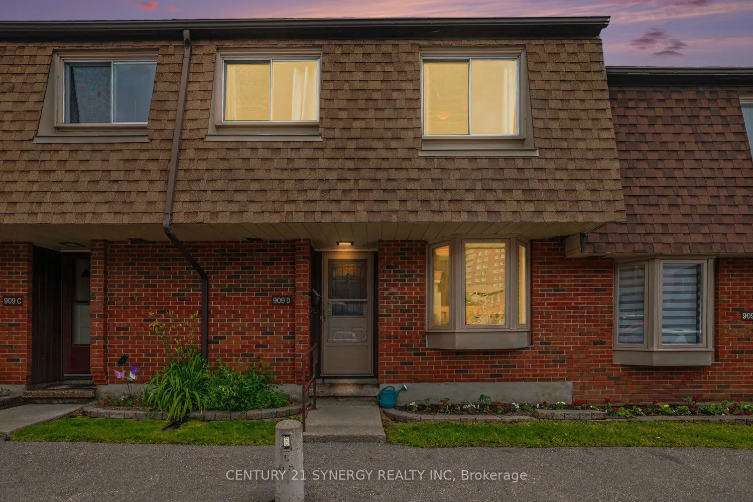 909D Elmsmere Road photo 3