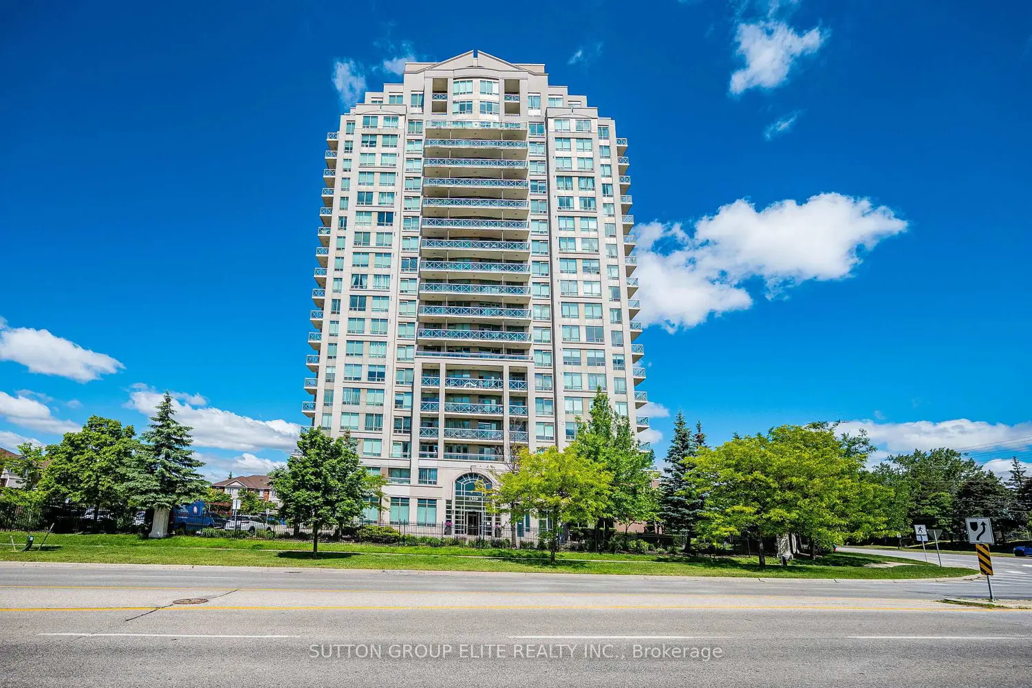 1359 Rathburn Road 308