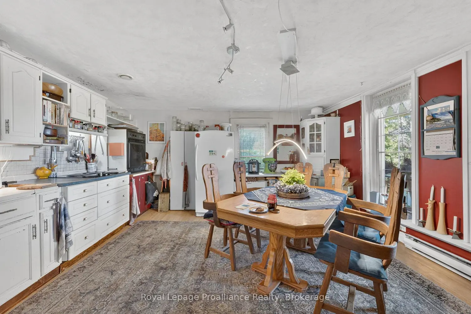 98 Frankford Road photo 2