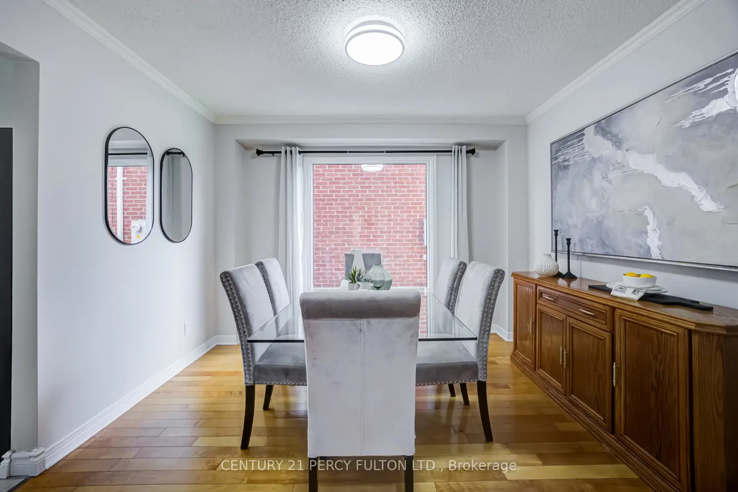 611 Chiron Crescent photo 4