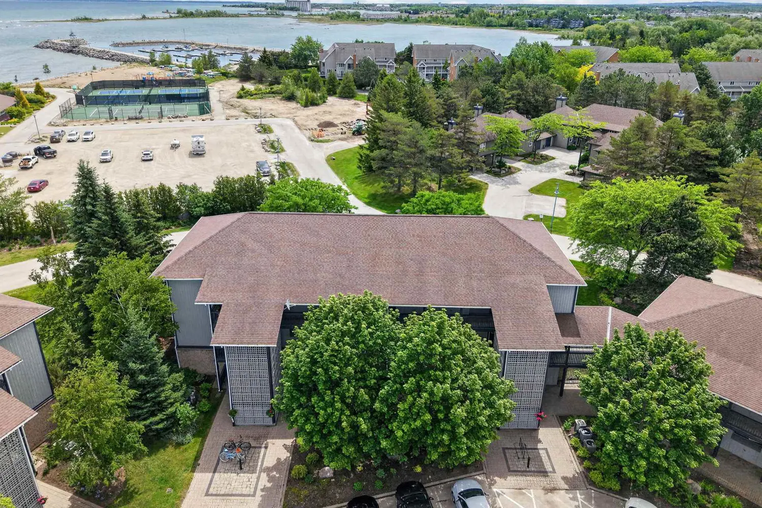 441 Mariners Way