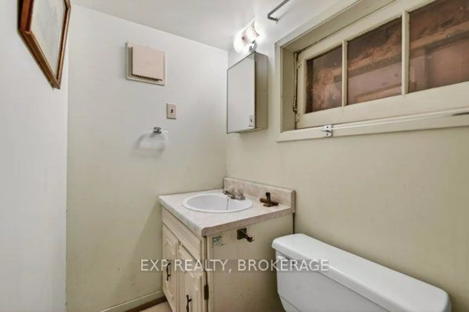 11 Carruthers Avenue photo 3