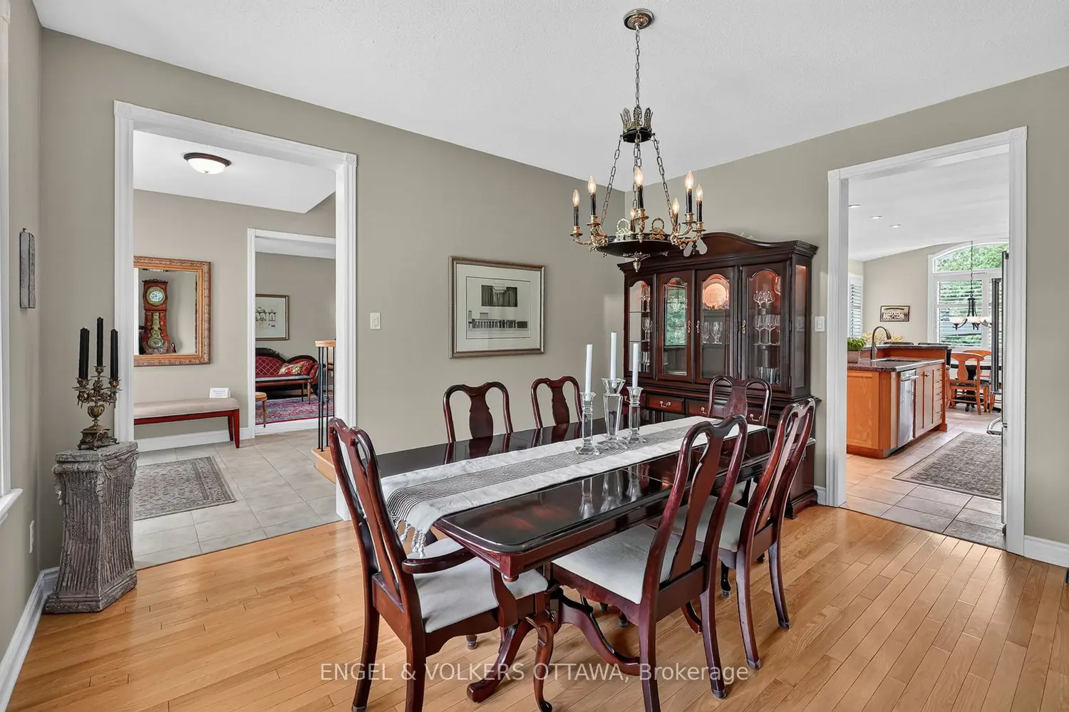 1599 Landel Drive photo 4
