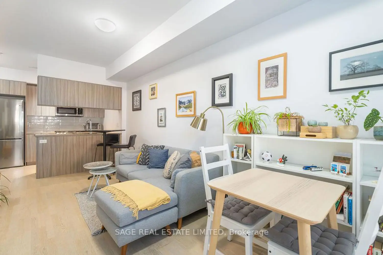 150 Broadview Avenue Th3 photo 3