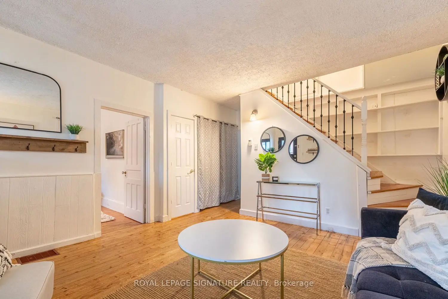 195 Rubidge Street photo 4
