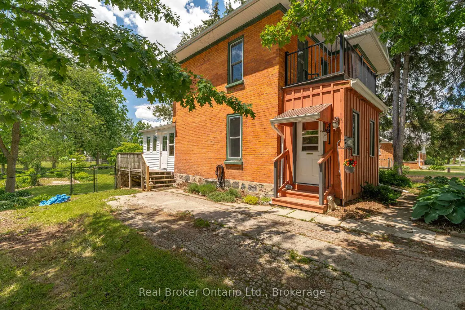 3050 Patrick Street photo 2