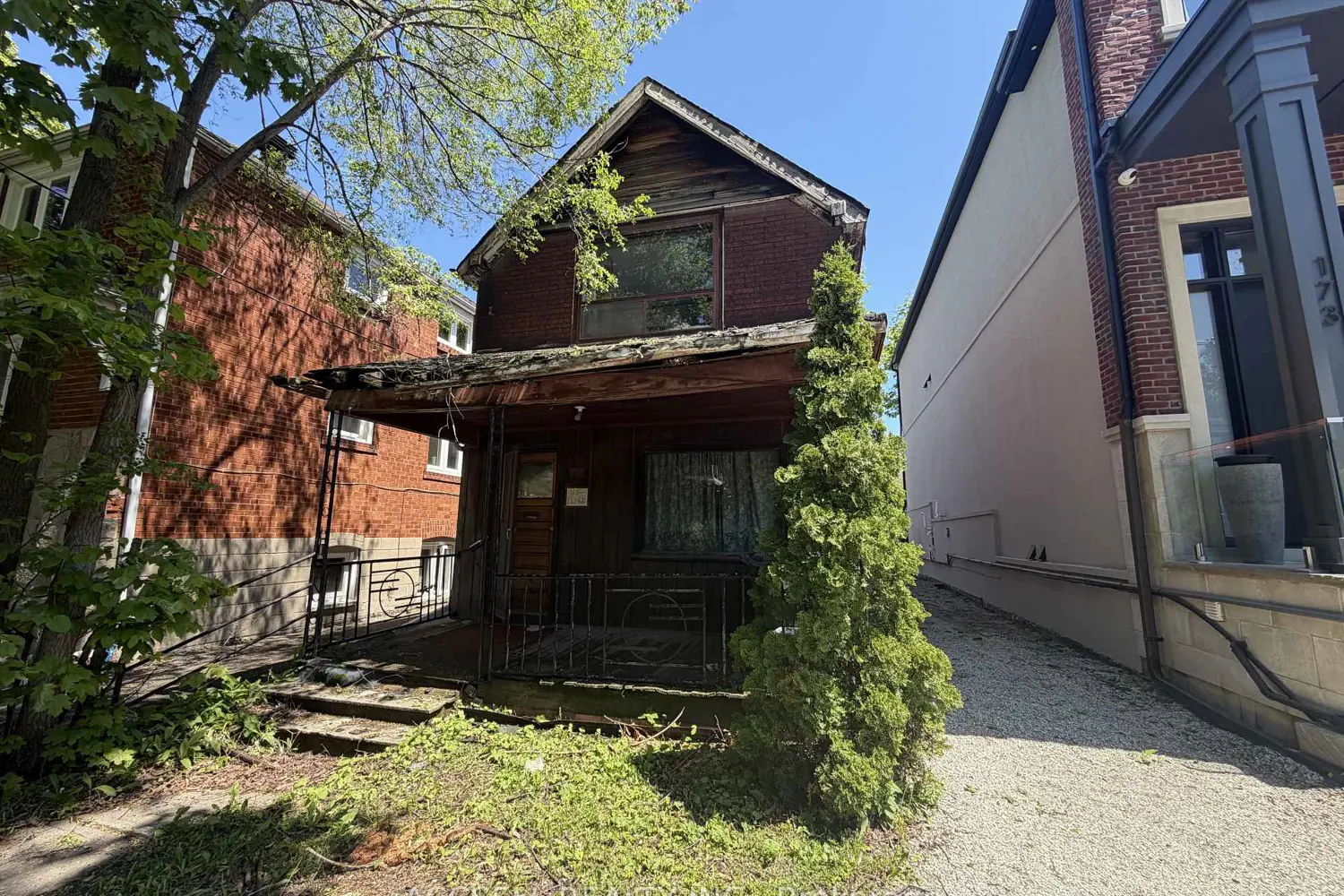 175 Ronan Avenue photo 3