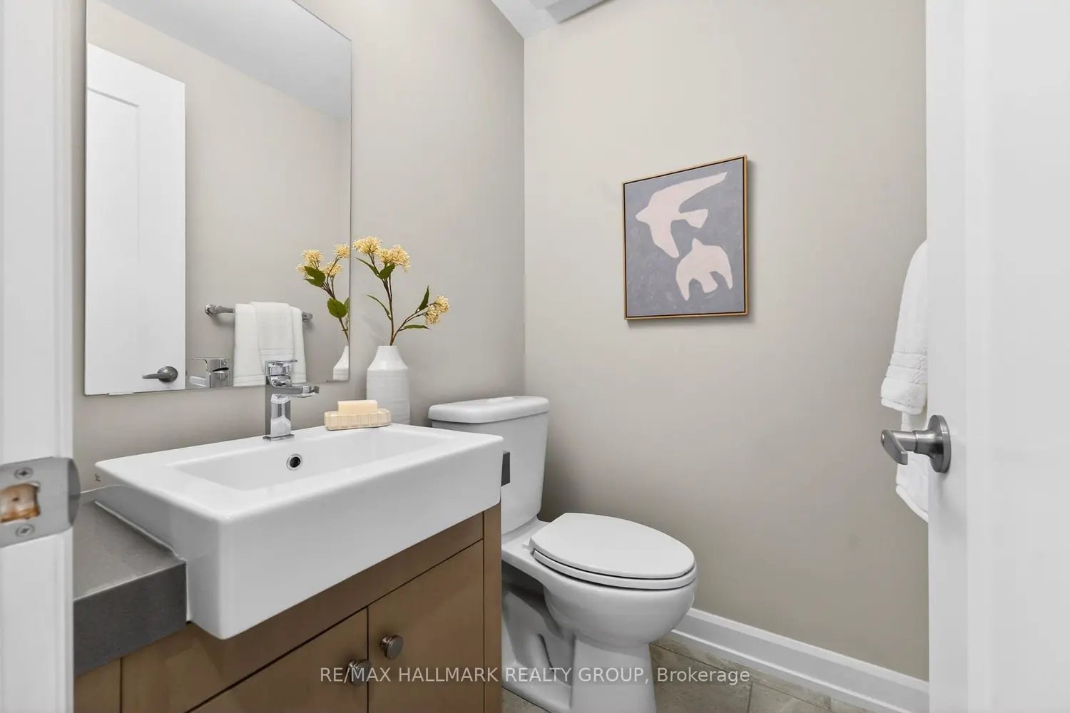 95 Oblats Avenue photo 4