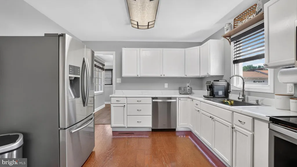 102 Sycamore Road, Baltimore, MD 21226 photo 2