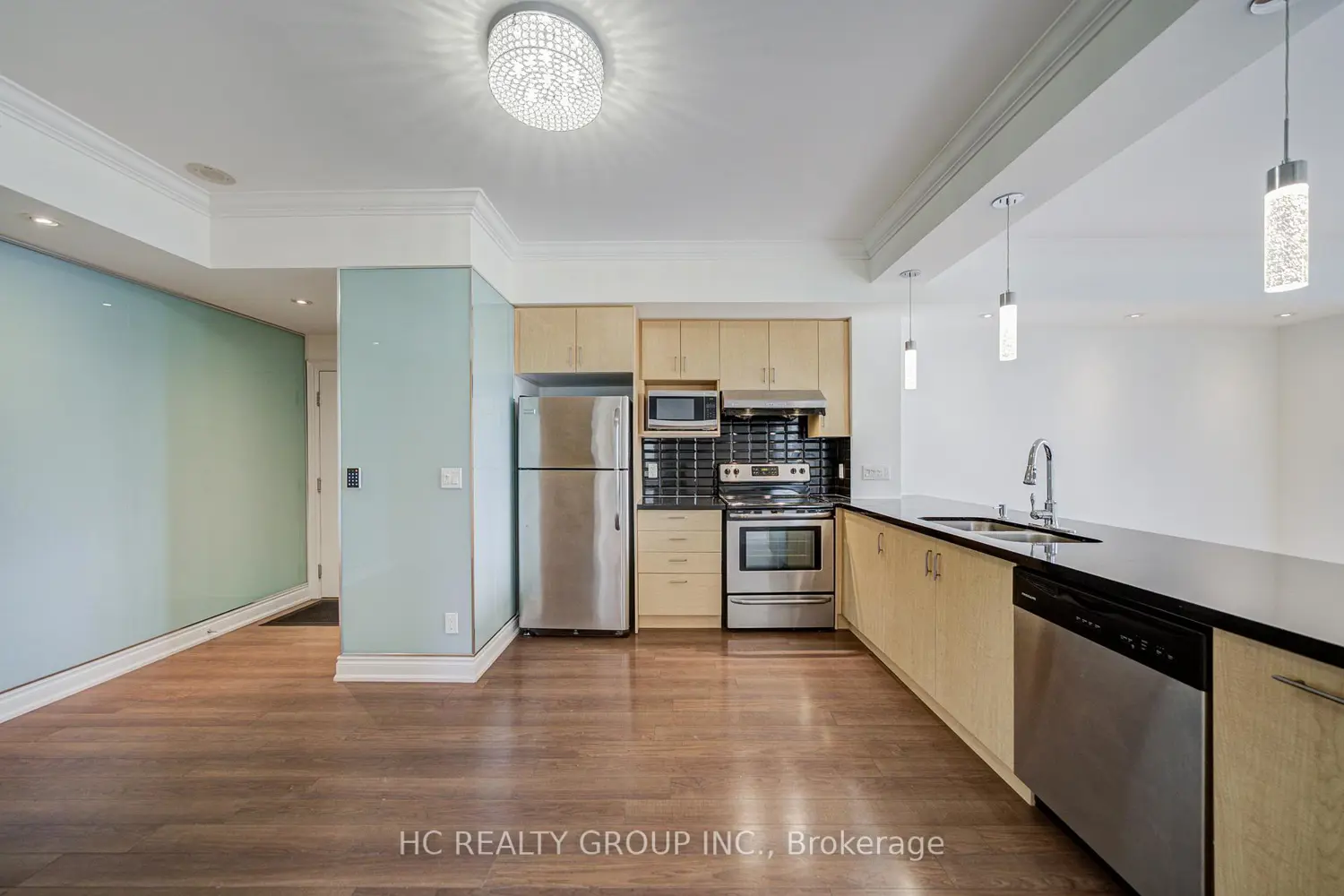 89 South Town Centre Boulevard 1102 photo 5