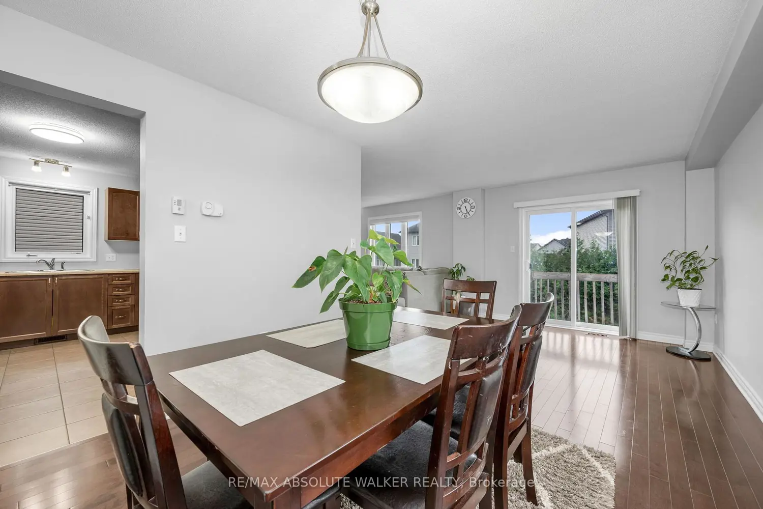 281 Sterling Avenue photo 2