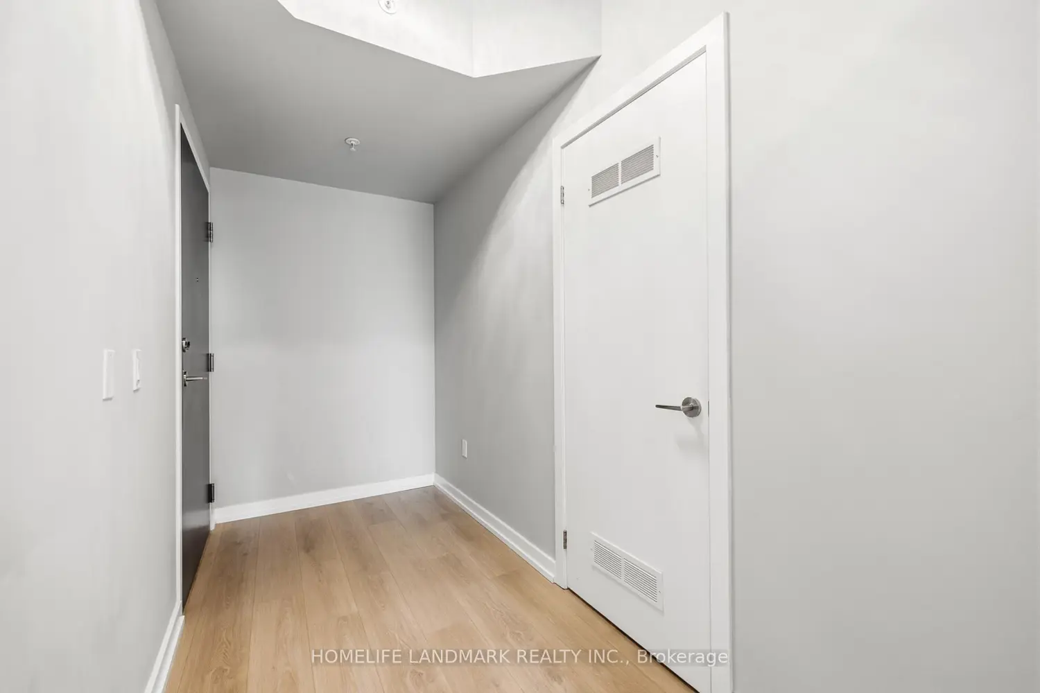 3237 Bayview Avenue 307 photo 3