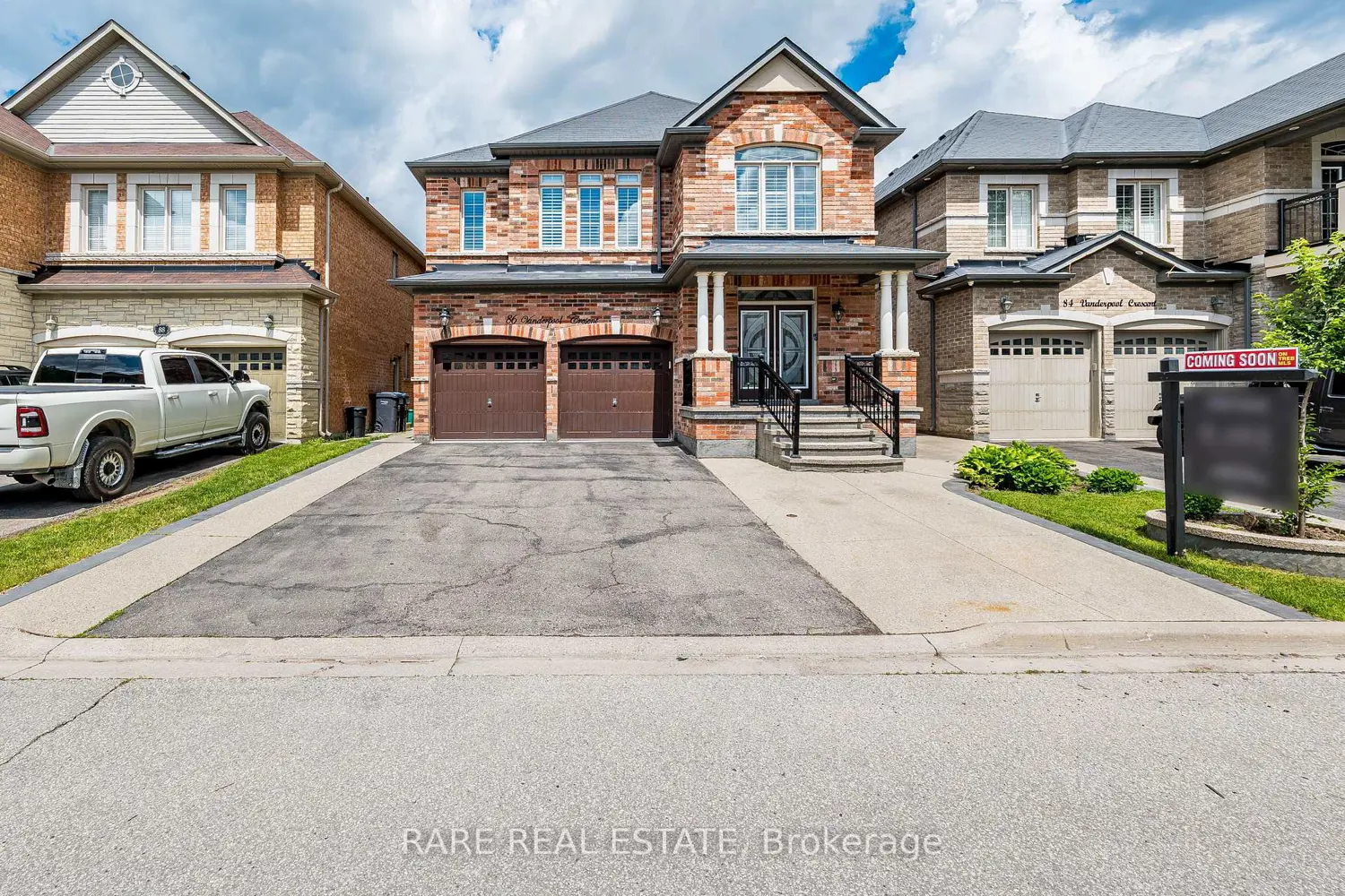 86 Vanderpool Crescent photo 3