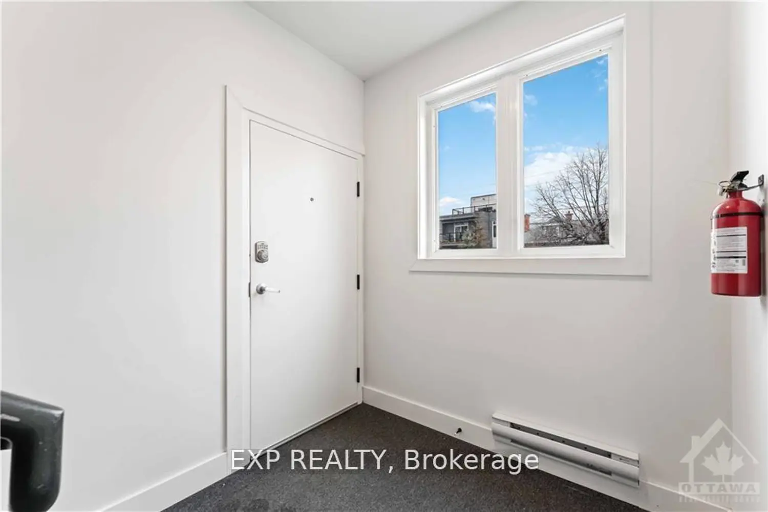 227 Blackburn Avenue photo 3
