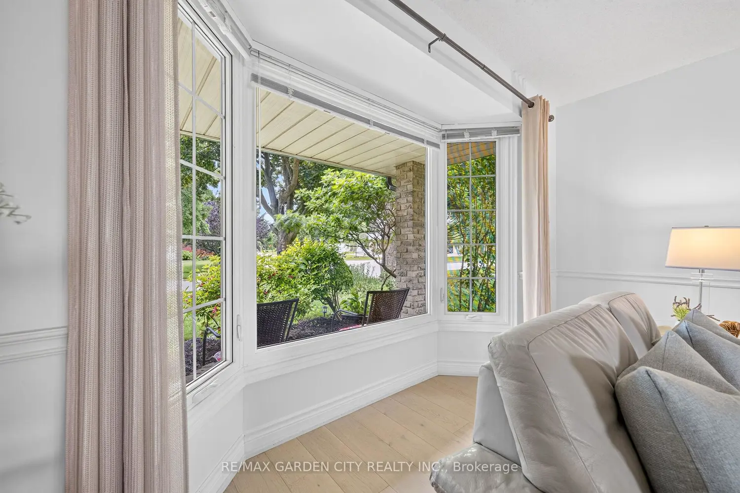 15 Cheval Drive photo 3