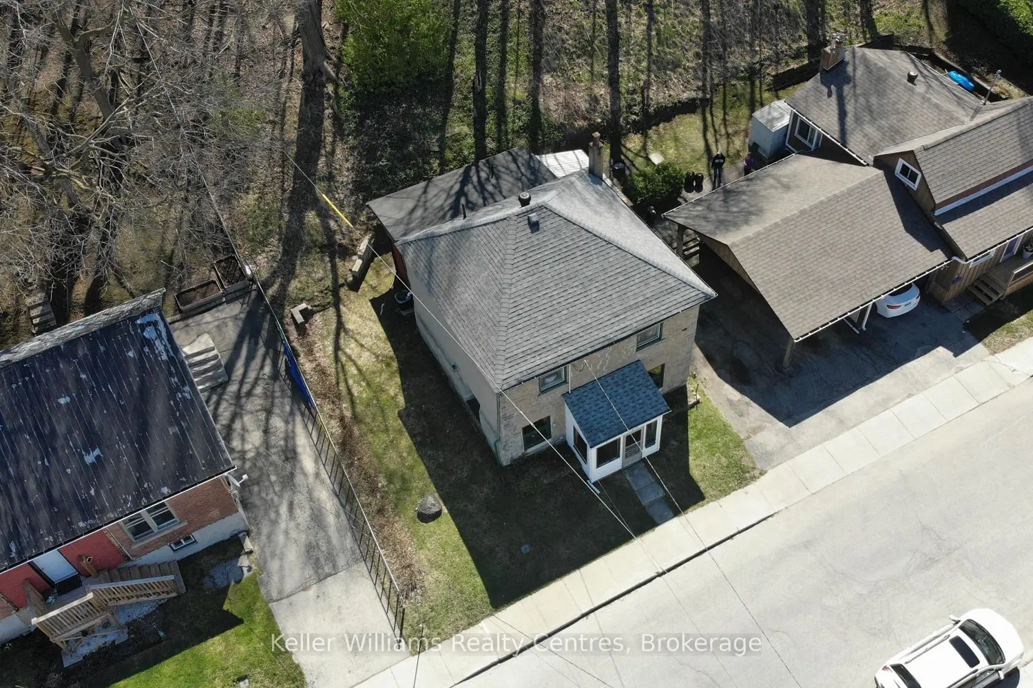 1671 4Th Avenue photo 3