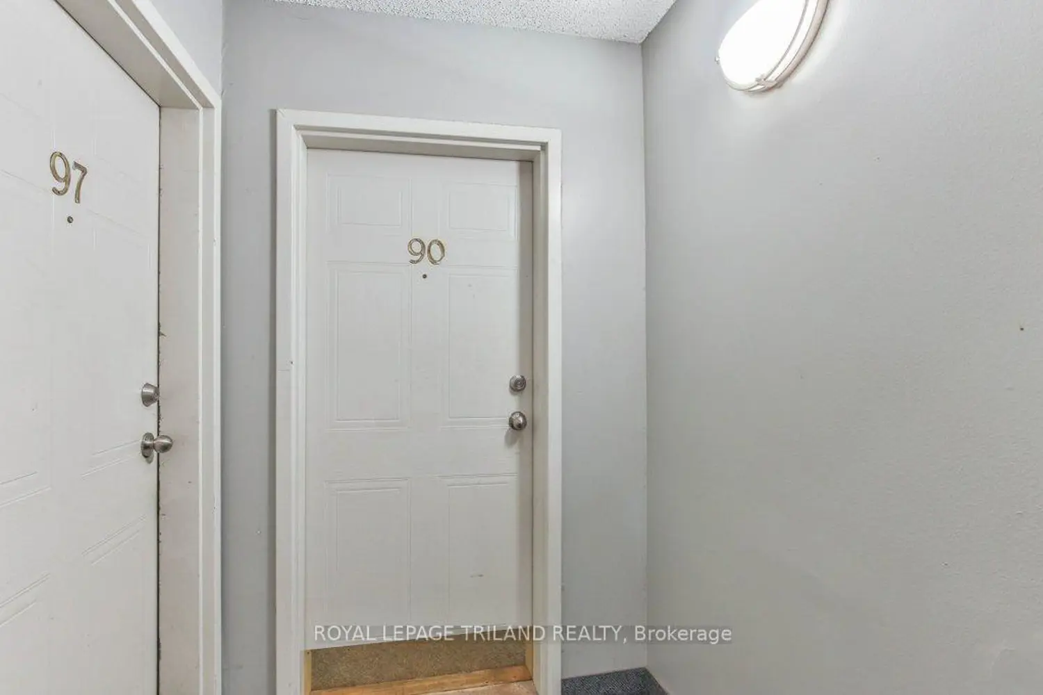 1096 Jalna Boulevard 90 photo 3
