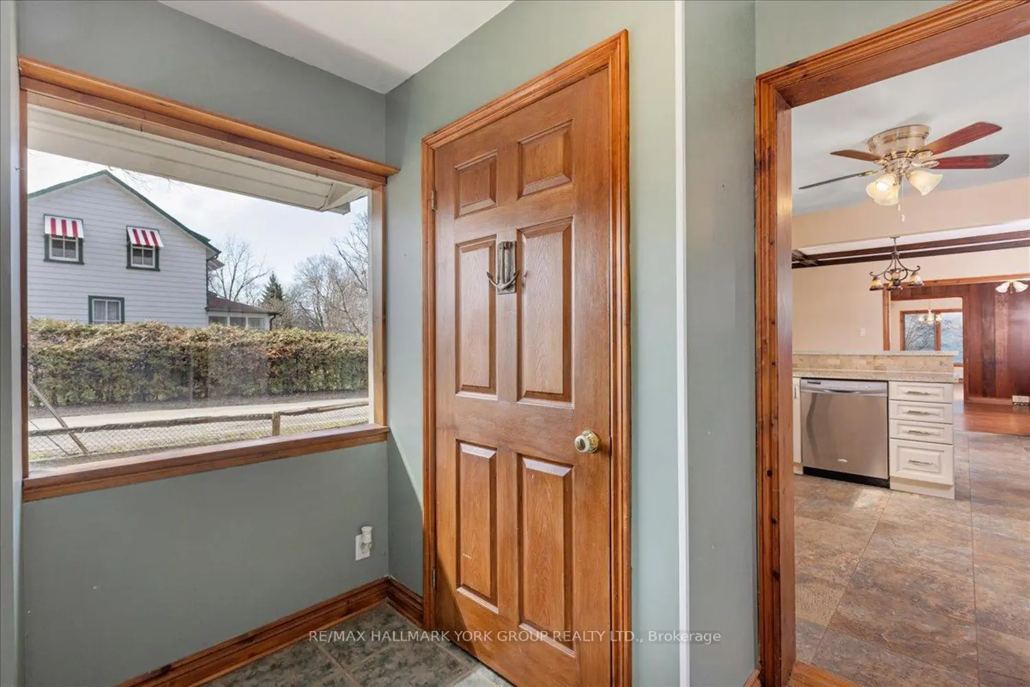 181 Lake Drive photo 3