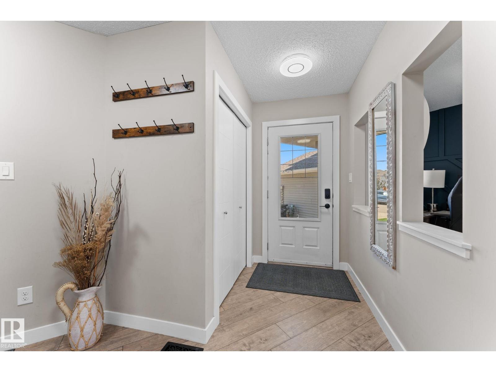 8005 Evans Crescent NW, Edmonton, AB, T6M0T7 photo 5