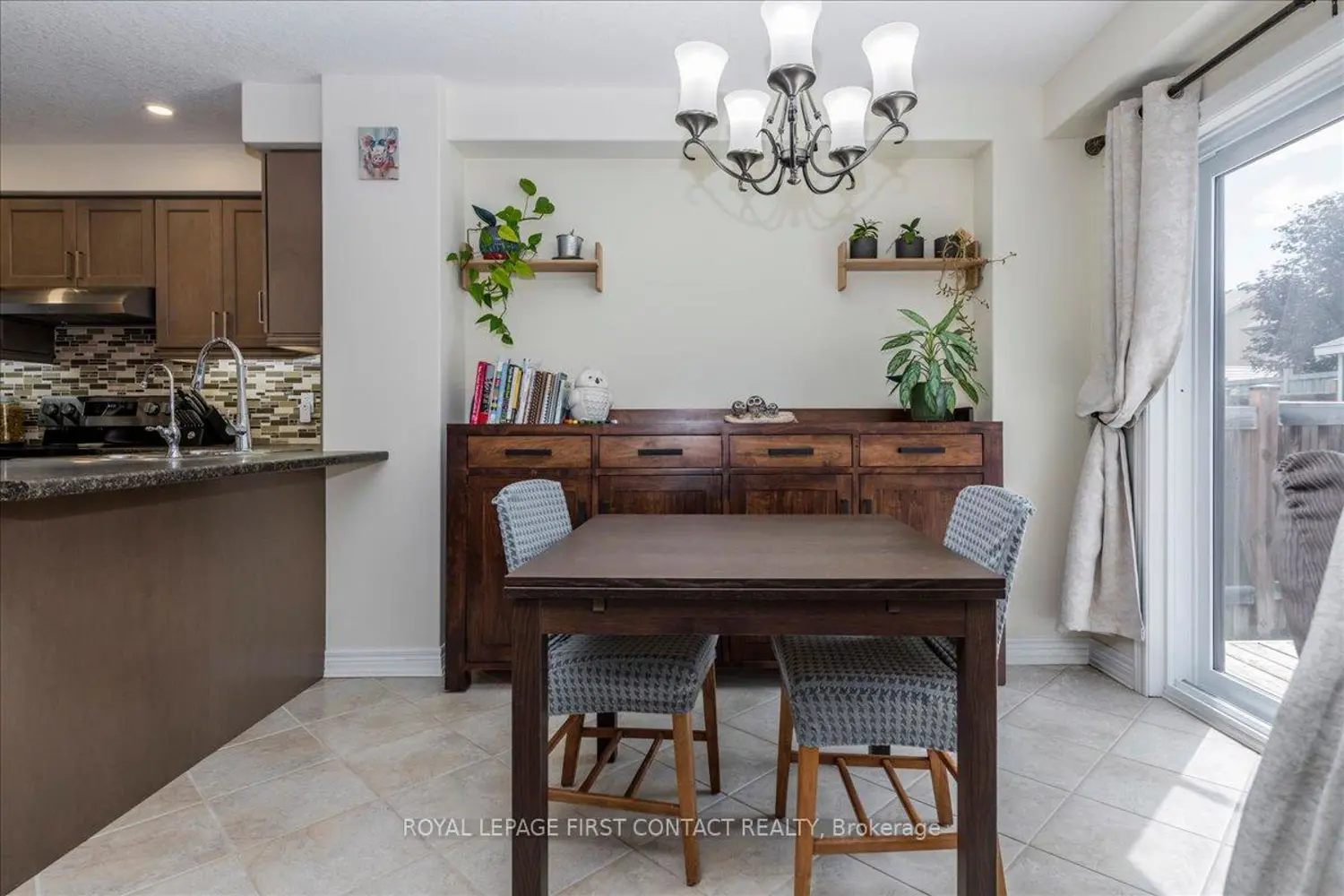 182 Banting Crescent photo 4