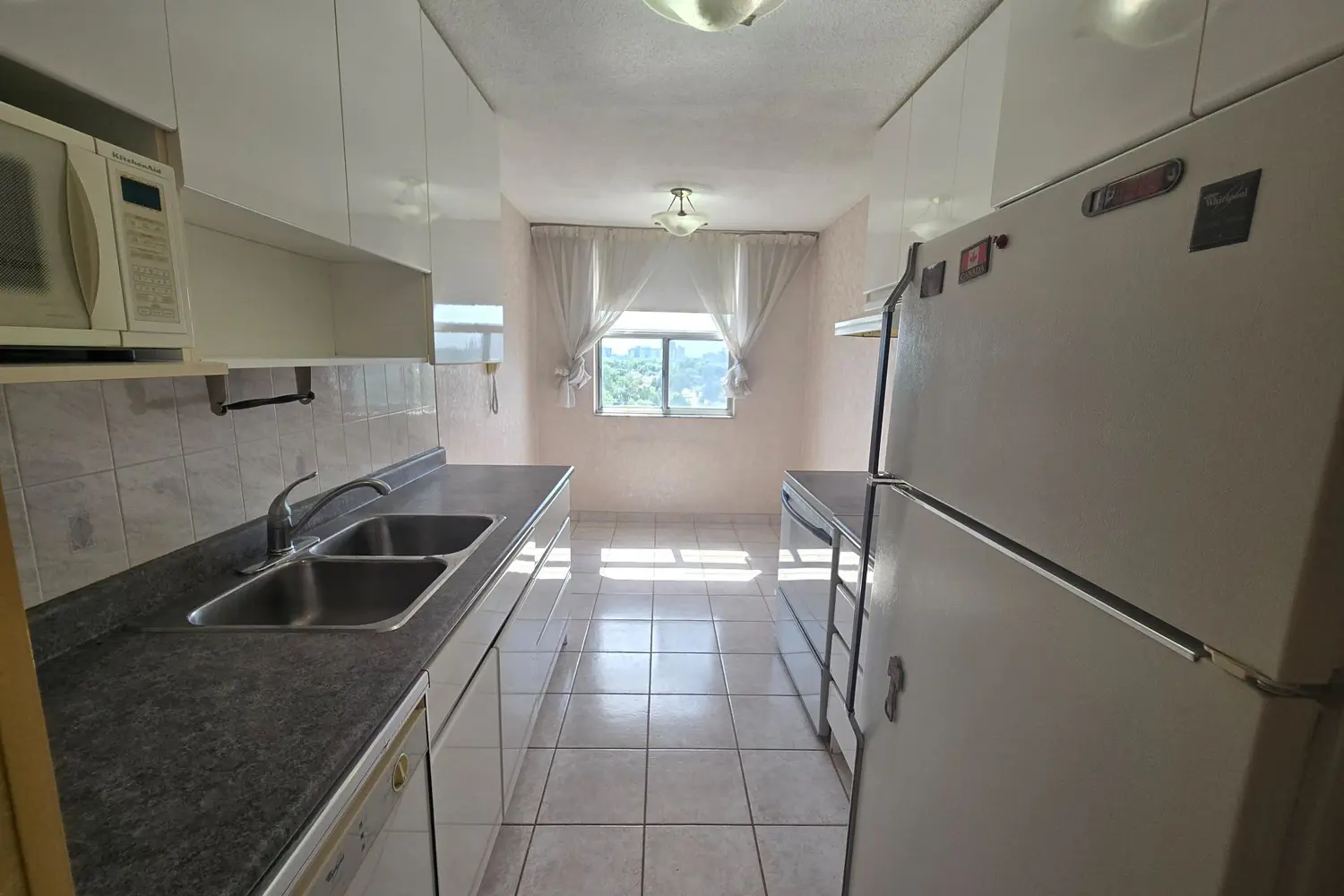 205 Hilda Avenue 802 photo 4