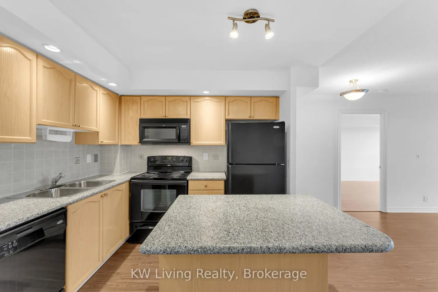 33 Cox Boulevard 1232 photo 4