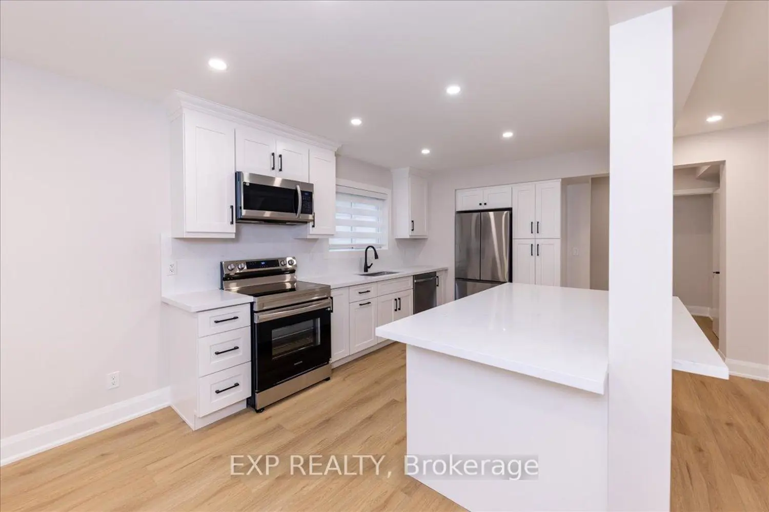 149 Ivon Avenue photo 2