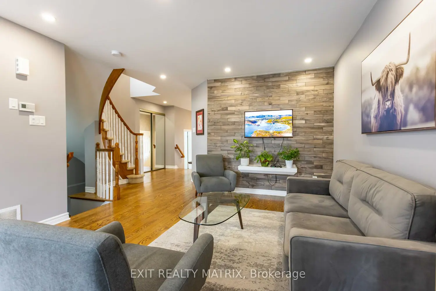 195 Tapley Place photo 3