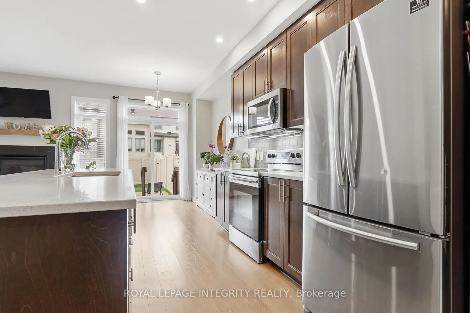 662 Putney Crescent photo 3